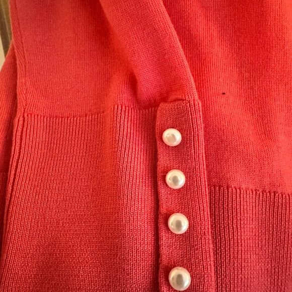 Tops - Picture 4 of 15